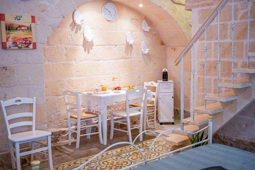 Borgo Antico-Centro Storico Casa Ventosa Apartment Ориа Екстериор снимка